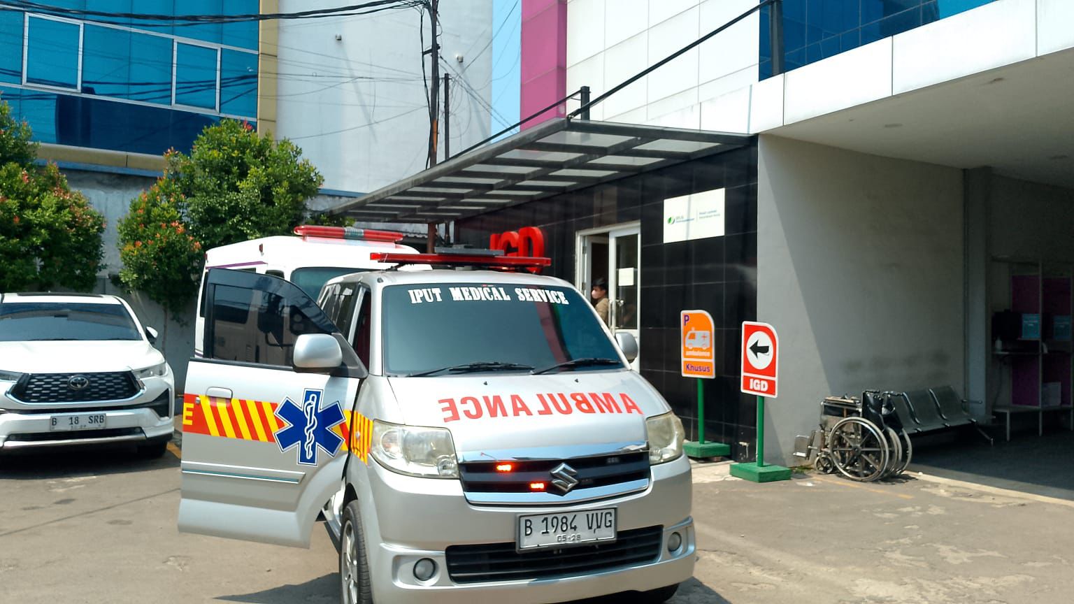 Layanan sewa ambulans 24 jam dengan unit lengkap siap pakai untuk berbagai kebutuhan medis dan non-medis.